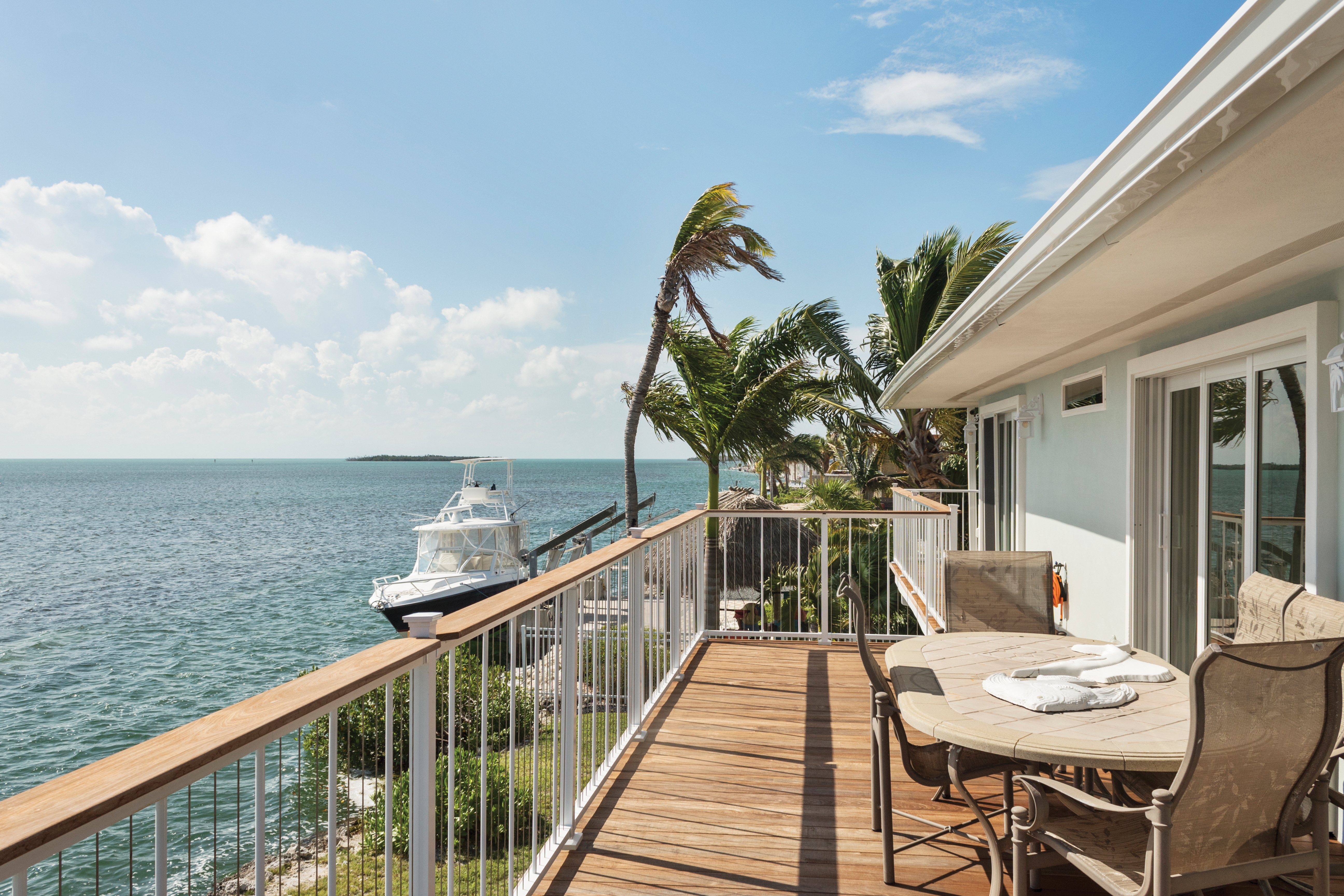 C80 - WHT - 0035 - with Drink Rail (20)